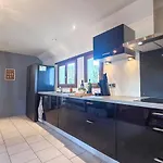 Prázdninový dům Maison 4 Ch Avec Cheminee, Billard Et Jardin