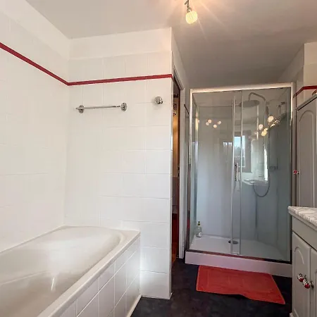 Maison 4 Ch Avec Cheminee, Billard Et Jardin